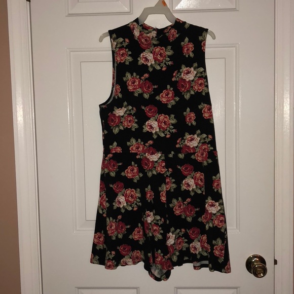 SUPER soft rose-printed high neck romper! - Picture 2 of 5